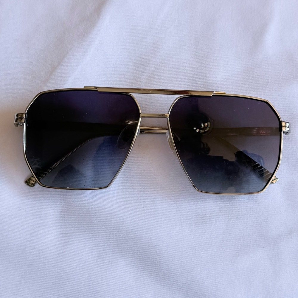 Stylish Black Aviator Sunglasses unisex sojos - Shows signs of wear - see pics